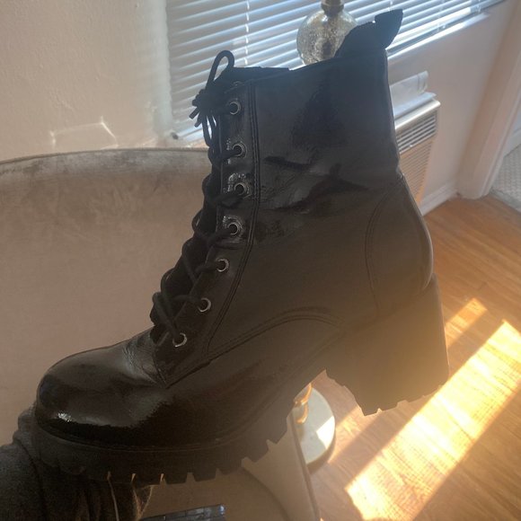 Jane and the Shoe Combat Boots - Picture 3 of 3